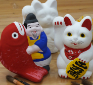 Decorating Clay Dolls in Nakano City